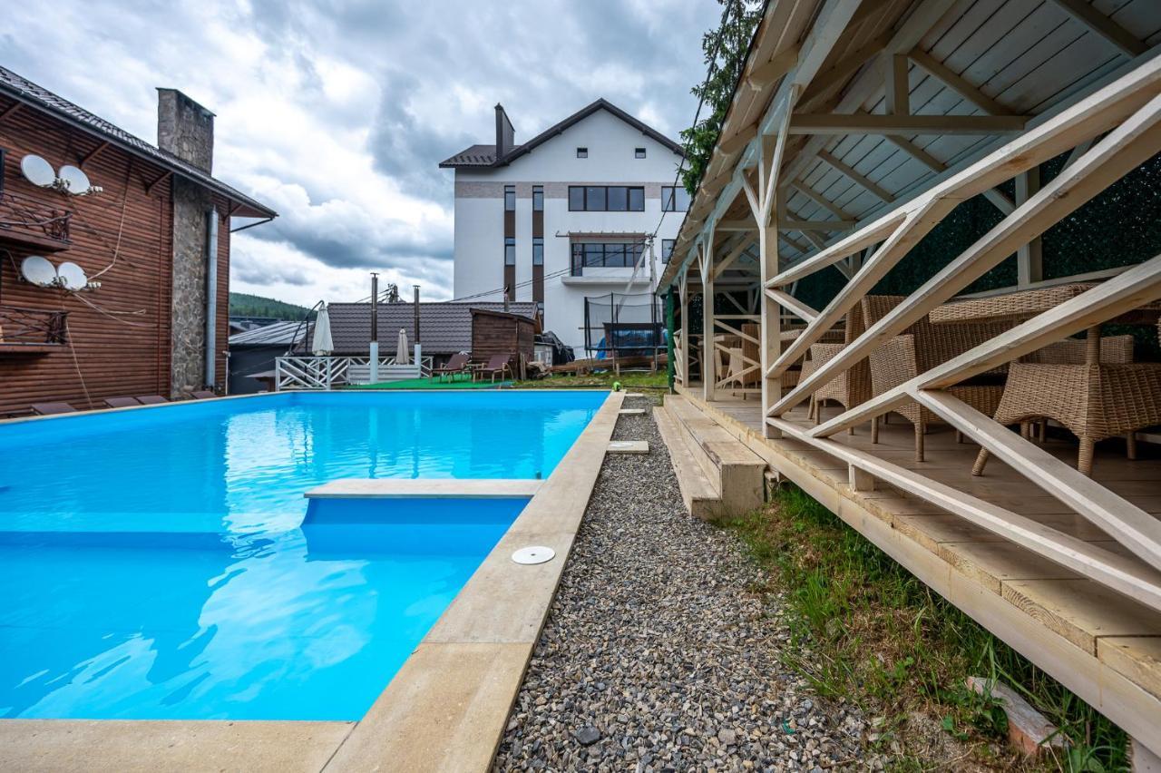 Hotel Марина à Bukovel Extérieur photo
